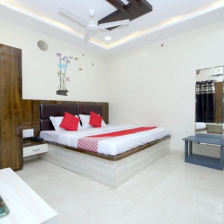 Oyo Flagship 27933 Hotel Green Valley Rāipur Extérieur photo